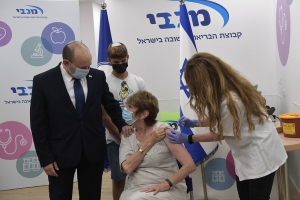 Gobierno israelí espera superar pronto su cuarta ola, pero insta a actuar con cautela