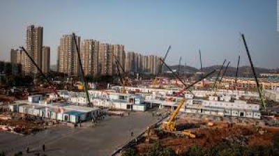 China construye hospitales a toda velocidad para atender a pacientes con coronavirus