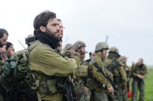 Israel ataca posiciones de Siria luego del lanzamiento de cohetes contra el Golán