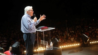 Murió el pastor evangelista Luis Palau a los 86 años