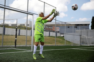 Un israelí de 73 años rompe el récord mundial del futbolista más viejo